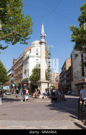 Seven Dials dans Covent Garden sur une journée ensoleillée. Banque D'Images