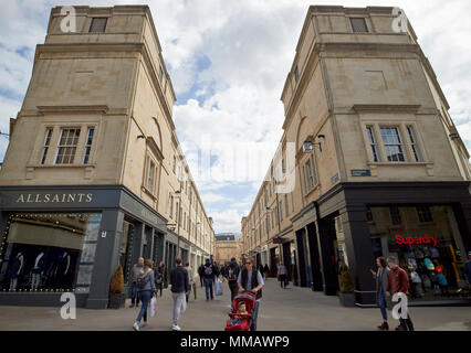 Centre commercial SouthGate avec St Lawrence House sur la gauche et southgate maison sur la droite baignoire England UK Banque D'Images