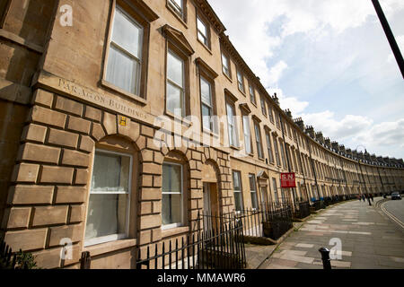 La rue maisons géorgiennes de Paragon sur l'A4 ancienne voie romaine baignoire England UK Banque D'Images