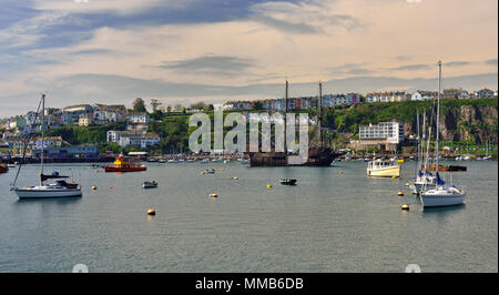 El Galeon andalousie départ de Brixham Devon après avoir assisté à un festival de pirates. Banque D'Images