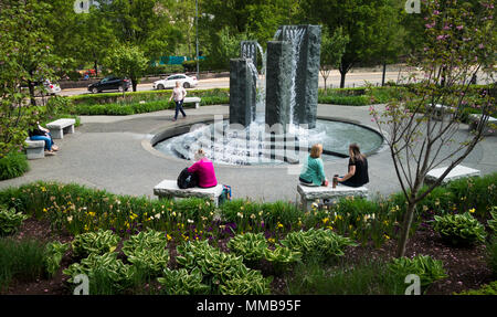 Mellon Green est un parc urbain au centre-ville de Pittsburgh, Pennsylvanie, Etats-Unis, près de Grant Street, Ross Street, Oliver et sixième Aves. Banque D'Images