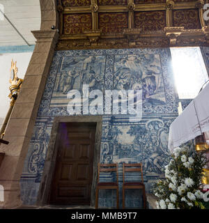 Dalles plafond représentant le Marian thèmes décoré la chapelle principale de l'église de la miséricorde, dans la région de Belmonte, au Portugal. Ici les thèmes sont Nativité et Presentati Banque D'Images