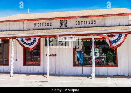 Store avant de la route 66 et Twisters situé à Williams, le long de la route historique 66. Banque D'Images