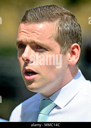 Douglas Ross député (conservateur: Moray) interviewé à College Green, Westminster. Anciennement MSP Banque D'Images