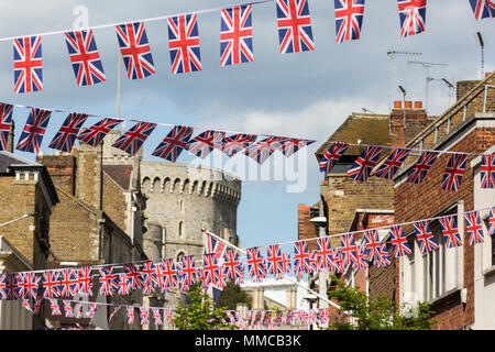 Windsor, Royaume-Uni. 10 mai, 2018. Bunting est affiché dans le centre ville à l'avance de la mariage du prince Harry et Meghan Markle au château de Windsor le 19 mai. Credit : Mark Kerrison/Alamy Live News Banque D'Images