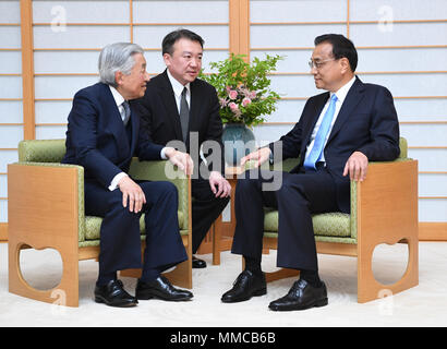 Tokyo, Japon. 10 mai, 2018. Le Premier ministre chinois Li Keqiang (R) rencontre avec l'empereur Akihito du Japon à Tokyo, Japon, le 10 mai 2018. Credit : Rao Aimin/Xinhua/Alamy Live News Banque D'Images