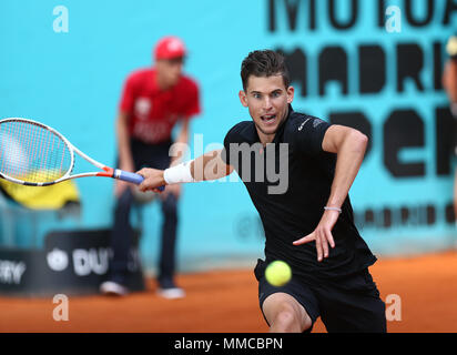 Madrid, Espagne. 10 mai, 2018. Dominic Thiem d'Autriche joue contre coup droit de Borna Coric Croatie dans leur troisième match pendant six jours de la Mutua Madrid Open Tennis Tournament à la Caja Magica. Credit : SOPA/Alamy Images Limited Live News Banque D'Images