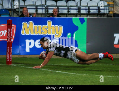 Wakefield, Yorkshire, UK. 10 mai 2018, L.D. Stade de la nutrition, de l'Angleterre ; Ladbrokes Challenge Cup round 6, Rugby League, Featherstone Rovers v Hull FC ; Bureta Faraimo de Hull FC une notation de crédit essayer : Nouvelles Images /Alamy Live News Banque D'Images