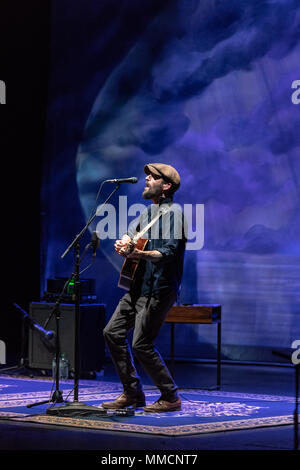 Ray LaMontagne présente sur scène au Bord Gais Energy Theatre de Dublin, Irlande. Banque D'Images