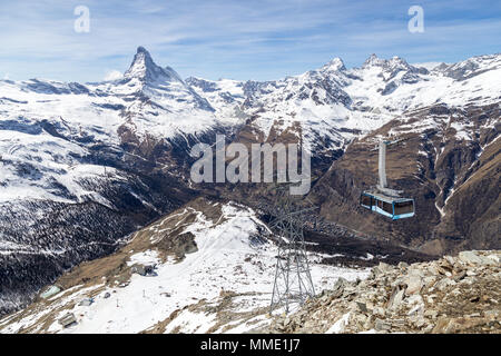 Matterhorn et Cable Car Banque D'Images