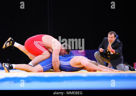 La lutte Gréco romaine masculine, FILA Competition programme Riza Kayaalp vs Johan Euren, Londres 10 décembre 2011 Banque D'Images