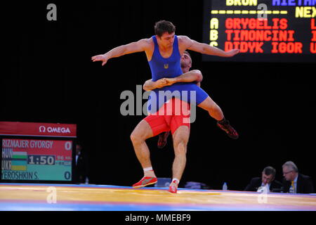 La lutte Gréco romaine masculine, FILA programme de compétition, Gyorgy Rizmajer Yeroshkin vs Sergii, Londres 10 décembre 2011 Banque D'Images