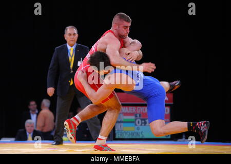 La lutte Gréco romaine masculine, FILA programme de compétition, Gyorgy Rizmajer Yeroshkin vs Sergii, Londres 10 décembre 2011 Banque D'Images