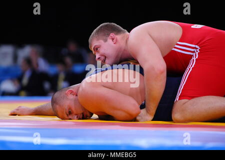 La lutte Gréco romaine masculine, FILA Competition programme Marijus Grygelis vs Lukasz Banak, Londres 10 décembre 2011 Banque D'Images