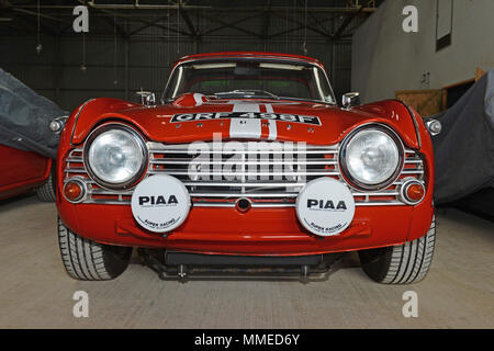 Classic Triumph TR4, TR3 et TR6 sortant de l'hiver Banque D'Images