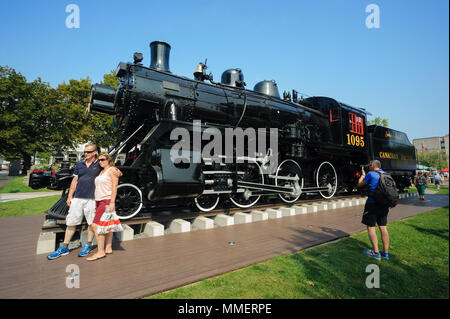 1095, moteur d'une locomotive à vapeur en service de 1913 à 1960, maintenant situé au parc de la Confédération, à Kingston, Ontario, Canada. Banque D'Images