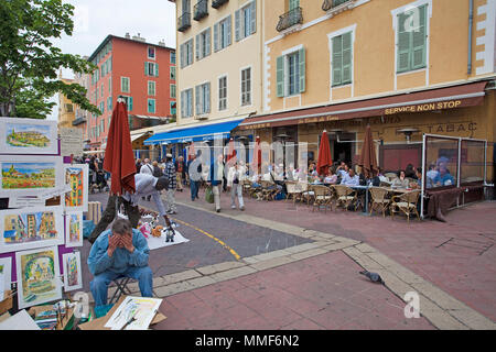 Peintre de rue et ses cafés de rue à la place le Cours Saleya, Nice, Côte d'Azur, Alpes-Maritimes, France du Sud, France, Europe Banque D'Images