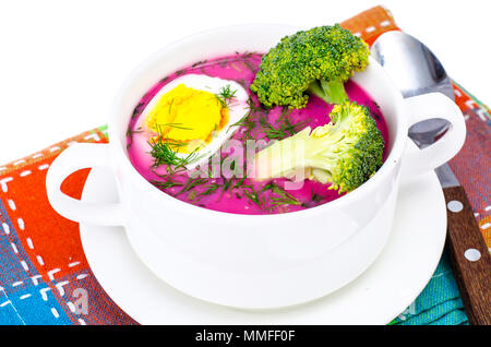 Des aliments sains et diététiques. Soupe avec les betteraves et les oeufs. Studio Photo Banque D'Images