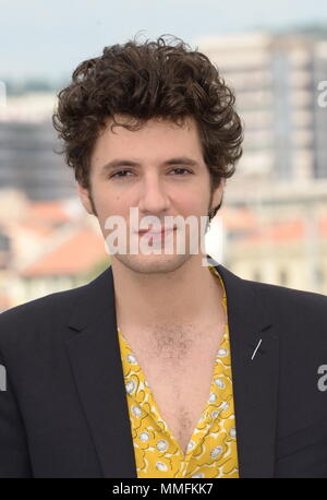 Cannes, France. Le 11 mai, 2018. CANNES, FRANCE - 11 mai : l'acteur Vincent Lacoste assiste à une séance de photos pour le 'Désolé Angel (plaire, aimer et courir vite) lors de la 71e assemblée annuelle du Festival du Film de Cannes au Palais des Festivals le 11 mai 2018 à Cannes, France. Credit : Frederick Injimbert/ZUMA/Alamy Fil Live News Banque D'Images