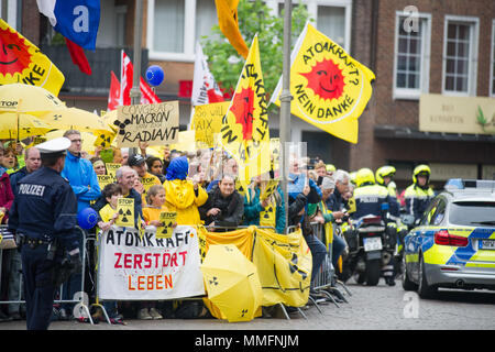 Aix-la-Chapelle, Allemagne. 10 mai, 2018. Sur le marché en face de l'hôtel de ville d'Aaachen Versuser démontrer de l'énergie atomique, démo, démonstration, de protestation, de marché, de l'énergie nucléaire, anti, contre, les opposants, Prix international Charlemagne de la ville de Aix-la-Chapelle, cérémonie de remise de prix à l'Hôtel de ville de la ville d'Aix-la-Chapelle sur 10.05.2018. Utilisation dans le monde entier | Credit : dpa/Alamy Live News Banque D'Images