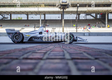 11 mai 2018 - Indianapolis, Indiana, États-Unis d'Amérique - Helio Castroneves (3) tient à la voie à la pratique pour le Grand Prix d'IndyCar à Indianapolis Motor Speedway Course sur route dans la région de Indianapolis, Indiana. (Crédit Image : © Justin R. Noe Asp Inc/ASP via Zuma sur le fil) Banque D'Images