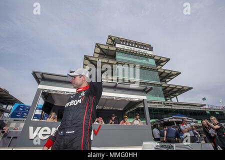 Indianapolis, Indiana, USA. Le 11 mai, 2018. Force de volonté (12) de l'Australie remporte le prix pour la pole du Grand Prix d'IndyCar à Indianapolis Motor Speedway Course sur route dans la région de Indianapolis, Indiana. Crédit : Justin R. Noe Asp Inc/ASP/ZUMA/Alamy Fil Live News Banque D'Images