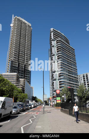 Vue sur les nouveaux gratte-ciel Canaletto et Carrare 250 City Road immeuble en construction tours résidentielles de haute hauteur Londres UK KATHY DEWITT Banque D'Images