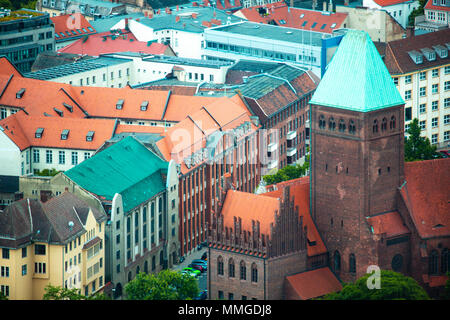 BERLIN, ALLEMAGNE - 11 juin 2913 : Avis de Berlin depuis la tour de télévision. Banque D'Images