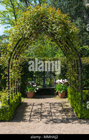 ARUNDEL, UK - 5 mai 2018 : les beaux jardins au Château d'Arundel dans le West Sussex, Royaume-Uni, le 5 mai 2018. Banque D'Images