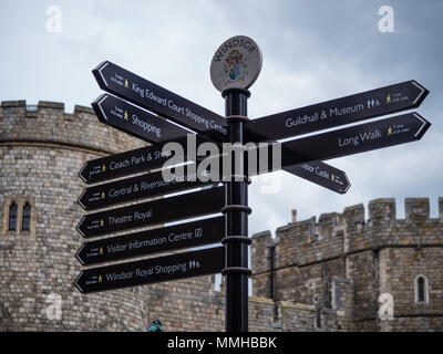 Signe de Windsor à Windsor, Attractions, en face du château de Windsor, Windsor, Berkshire, Angleterre, RU, FR. Banque D'Images