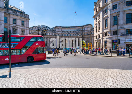 Mai 05, 2018 LONDRES : Vue de l'Admiralty Arch - un bâtiment historique à Londres qui intègre une arche à la construction de la route et l'accès piétonnier entre Banque D'Images