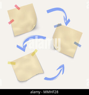Feuilles de papier froissé pour notes forme carrée avec des flèches bleues isolé sur fond blanc Banque D'Images