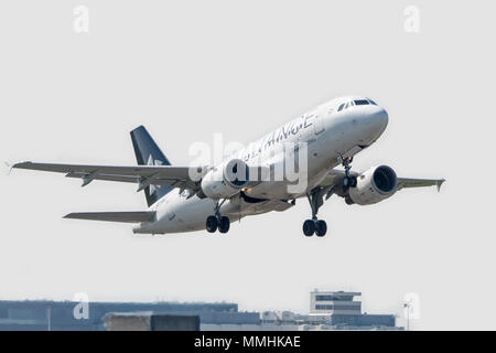 Airbus A319-112, fuselage étroit, bimoteur de transport commercial de passagers de l'avion de ligne en vol Brussels Airlines Belge Banque D'Images