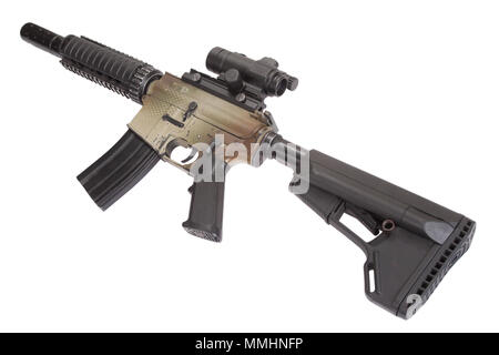 Opérations spéciales fusil à gunsight isolé sur fond blanc Banque D'Images