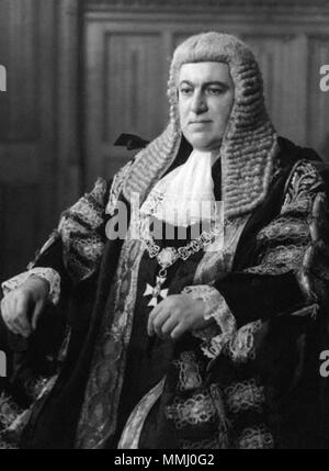 . Anglais : David Maxwell Fyfe, 1er comte de Kilmuir dans la robe du Lord Chancelier par Elliott & Fry,photographie,1954 David Maxwell Fyfe Banque D'Images