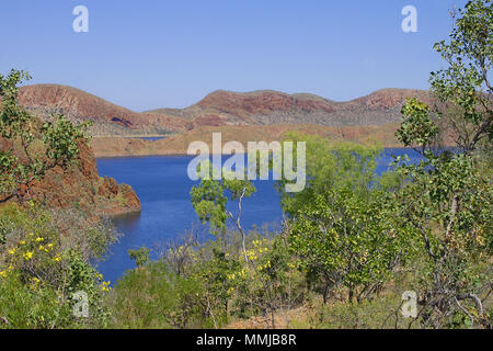 Le lac Argyle est le plus grand réservoir artificiel d'eau douce de l'Australie occidentale et le deuxième réservoir artificiel d'eau douce en volume. Le réservoir fait partie de l'Ord River Scheme. Banque D'Images