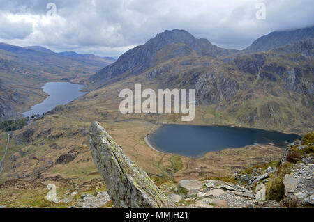 Promenade dans mcg Idwal par Hells Kitchen à Y Garn Banque D'Images