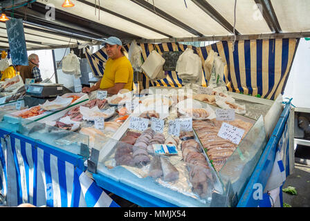 Marché de Belleville, Paris, France Banque D'Images