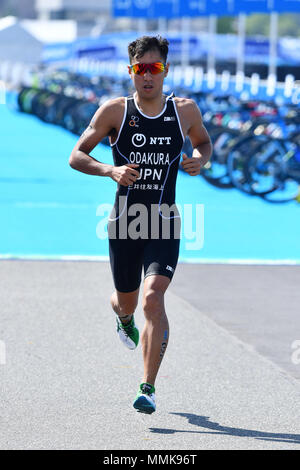 Yokohama, Kanagawa, Japon. 12 mai 2018. Makoto Odakura (JPN) Triathlon : triathlon ITU World Elite Hommes de Yokohama, Yokohama, Kanagawa, Japon. Credit : MATSUO .K/AFLO SPORT/Alamy Live News Banque D'Images