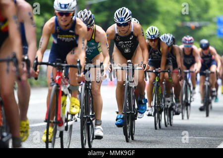 Yokohama, Kanagawa, Japon. 12 mai 2018. Yuka Sato (JPN) Triathlon : triathlon ITU World Women's Elite de Yokohama, Yokohama, Kanagawa, Japon. Credit : MATSUO .K/AFLO SPORT/Alamy Live News Banque D'Images