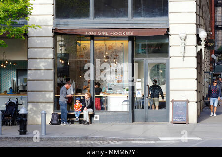 Une fille Cookies, 33 Main St, Brooklyn, New York. vitrine extérieure d'une boulangerie dans dumbo. Banque D'Images