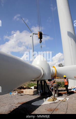 La première centrale éolienne du pays, à Bras-d'eau. Il a ainsi annoncé la mise en opération de plusieurs fermes photovoltaïques. Banque D'Images