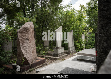 Pierre de granit dans le cimetière juif Banque D'Images