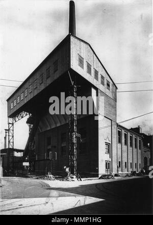 . Anhaltisches Theater Dessau : Deutsch : im neuen Maschinen- und Kesselhaus, Architekt Hubert Ritter, befanden sich zwei 700 PS starke Kühlmaschinen für die hygienische Verarbeitung des Fleisches. Im Kesselhaus stellten 3 Großkessel Heizleistung die nötige für das Areal bereit. . 1926. Atelier Hermann Walter Bernhard Müller (* 1860 - † 1930) Karl Walter (* 1877 ; † 11 octobre 1940) 30 L'AHW Maschinen Kesselhaus Leipzig 1926 Anhaltisches Theater Dessau Banque D'Images