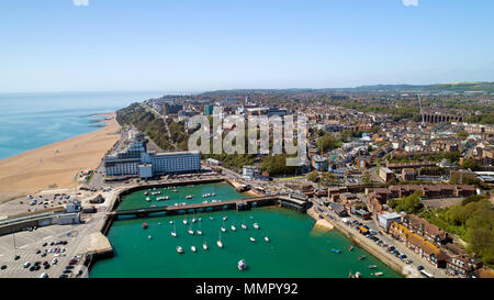 Photographie aérienne de la ville de Folkestone, Kent, Angleterre Banque D'Images