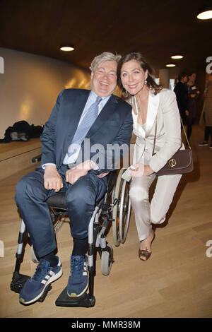 L'attribution de '2018' à Preis Nannen Elbphilharmonie Hamburg. Comprend : Matthias Prinz (Nach) Schlaganfall mit Ehefrau Alexandra von Rehlingen Où : Hambourg, Allemagne Quand : 11 Avr 2018 Crédit : Becher/WENN.com Banque D'Images