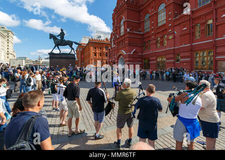 Moscou, Russie, le 24 août 2017 : la répétition de l'orchestre de la cornemuse sur le Carré Manezhnaya, Moscou à la veille de la participation au festival o Banque D'Images