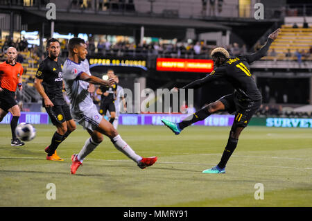 Samedi, 12 mai 2018 : Columbus Crew SC avant Gyasi Zerdes (11) montres son tir pour aller dans son deuxième but dans la deuxième partie du match entre Chicago Fire et Columbus Crew Stadium, MAPFRE à SC à Columbus OH. Crédit Photo obligatoire : Dorn Byg/Cal Sport Media. Columbus Crew SC 3 - 0 Chicago Fire Crédit : Cal Sport Media/Alamy Live News Banque D'Images