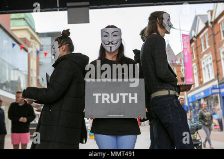 Southend, UK. Le 13 mai 2018. Un règlement pacifique démonstration statique apparente à sensibiliser à la cruauté inhérente à l'industrie laitière et l'industrie de la viande. Penelope Barritt/Alamy Live News Banque D'Images