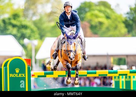 Windsor, Berkshire, Royaume-Uni. 13 mai, 2018. Windsor, Royaume-Uni. 13 mai, 2018. Jour 5. Royal Windsor Horse Show. Windsor. Dans le Berkshire. UK. Concours hippique. Grand Prix Rolex. Steve Gaudet équitation Bianca. SUI. La 1ère place. gagnant. 13/05/2018.  crédit obligatoire Elli Bouleau / Sportinpictures - AUCUNE UTILISATION NON AUTORISÉE - 07837394578 Crédit : Sport en images/Alamy Live News Crédit : Sport en images/Alamy Live News Banque D'Images